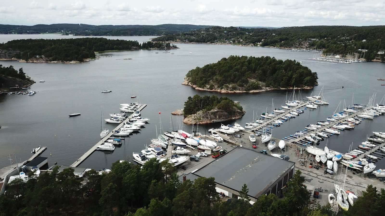 Bryggeanlegget på Grimsøy Marina med båtplasser